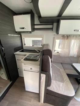 Magnífica autocaravana Adria Matrix Axess 670SL, Granada (fotografie 4)