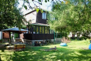 Old Summer House with renovated bathroom, Praha (fotografie 3)