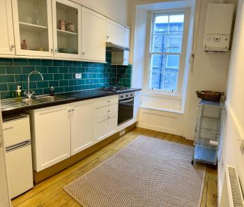 Old Town Centre Apartment 5 mins to Edinburgh Castle, Edinburgh (photo 4)