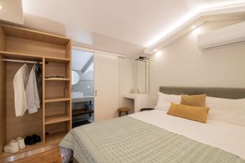 Cosy & elegant loft suite in the city center, Zante (photo 4)