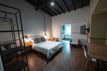 Loft equipado en Poblado cerca de Envigado FRN107 By Roots Rentals, Medellín (Foto 2)