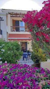 Eva Gardens corner house with stunning garden and huge swimming pool next to CORAL BAY, Peyia (photo 4)