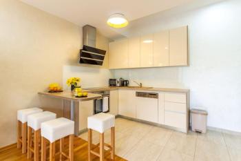 Apartment NADUNO 2min walk to beach, Split (Foto 4)