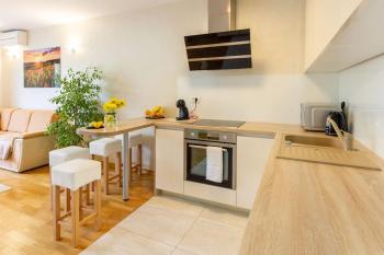 Apartment NADUNO 2min walk to beach, Split (Foto 5)