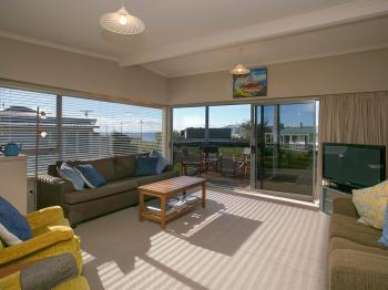 Perfect Position - Motuoapa Holiday Home, Turangi (photo 4)