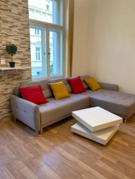 Designed apartment next to Vaclav square with terrace and private garage, Praha (fotografie 2)