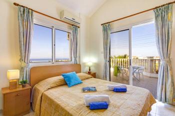 Villa Azalea by Villa Plus, Peyia (Foto 4)