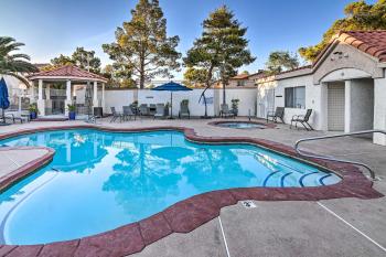 Contemporary Vegas Townhome with Community Pool, Las Vegas (foto 2)