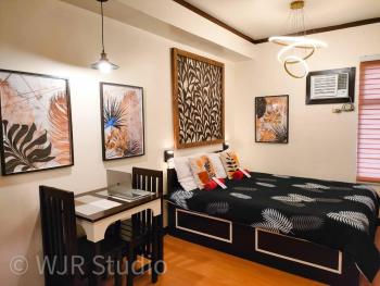 Queen Bed Deluxe- Contemporary Style, Manila (fotografie 3)