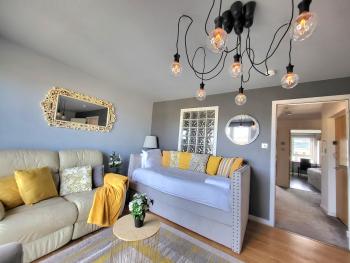 4 Separate Beds, Sleeps 6, Beautiful 2 bed Apt, Edinburgh (photo 2)