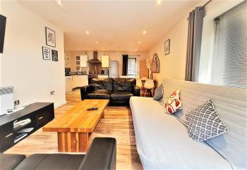 Two-bedroom ground-floor apartment Self check-in, Liverpool (photo 3)