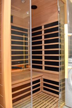 NEW CENTRAL ROOFTOP with private WELLNESS, Sauna & Whirlpool bath, Praha (fotografie 5)