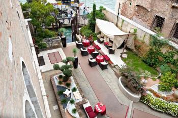 Pesaro Palace, Venice (photo 5)
