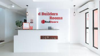 RedDoorz Plus at DBuilders Poblacion BGC, Manila (fotografie 5)
