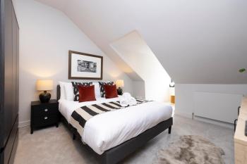 JOIVY Luxury Flat near Edinburgh Castle, Edinburgh (photo 2)