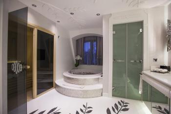 Wyndham Grand Istanbul Kalamış Marina Hotel, Istanbul (foto 3)