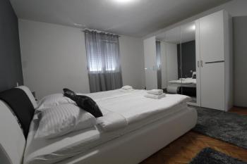 Apartment Matijas, 3 bedroom apt with terrace and PARKING, Split (photo 5)