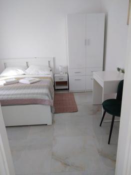 Apartment with Terrace and Garden, Pirovac (photo 2)