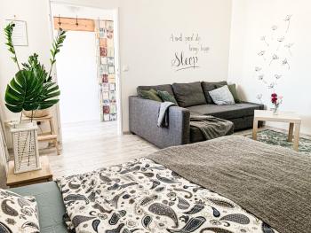 Charming Old Town Apartment with AC in Bratislava, Bratysława (zdjęcie 5)