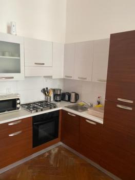 3 Bed Flat - Sleeps 10 - Pets - Smoking on terrace, Прага (фото 3)