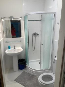 3 Bed Flat - Sleeps 10 - Pets - Smoking on terrace, Прага (фото 4)