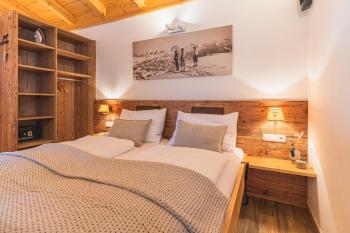 Dorfchalets & Apartments - in Kaprun centre including FREE entry Tauern Spa and Summer Card, Kaprun (foto 2)