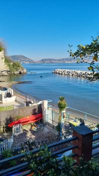 MareVestrum - incantevole casa con accesso diretto in spiaggia, Bacoli (foto 5)