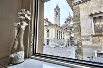 ASTRA-Modern Loft Cathedral View, Bergamo (foto 5)