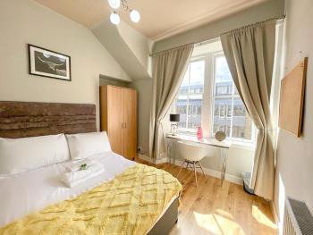 Charming 3 Bed Apartment in Old Town, Edynburg (zdjęcie 2)