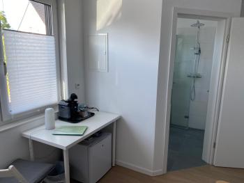 Messezimmer nahe der Düsseldorfer Messe mit eigenem Eingang und gratis Minibar, Düsseldorf (Foto 5)