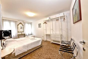 True Venice 2 Bedrooms in the Heart of Castello, Benátky (fotografie 5)