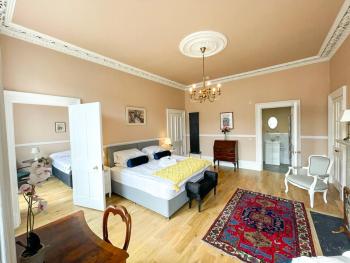 Remarkable 5BR Townhouse with Garden, Sleeps 12, Edimburgo (foto 5)