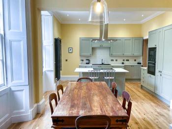 Remarkable 5BR Townhouse with Garden, Sleeps 12, Edimburgo (foto 3)