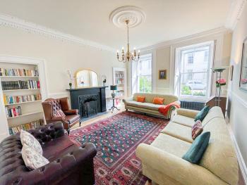 Remarkable 5BR Townhouse with Garden, Sleeps 12, Edimburgo (foto 2)