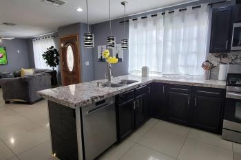 K - Fully remodeled and professionally decorated, Las Vegas (photo 4)