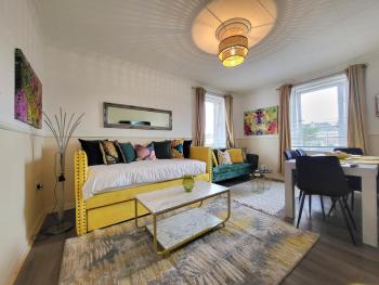 4 Bedrooms Apartment By Sensational Stay Short Lets & Serviced Accommodation, Edinburgh (photo 2)