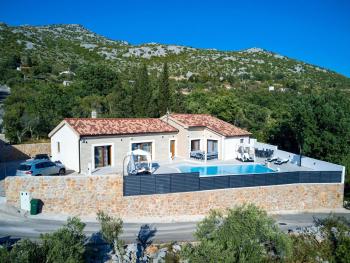 Villa in Starigrad with heated pool, Starigrad-Paklenica (zdjęcie 2)