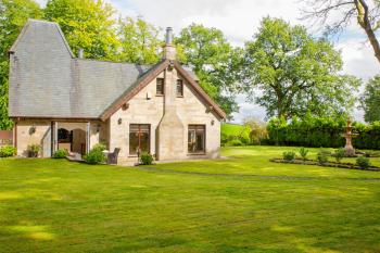 Stunning 4 bedroom country house - Hot Tub & Sauna, Glasgow (photo 4)