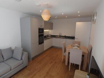 1 Bedroom Jewellery Quarter Apartment, Birmingham (zdjęcie 2)