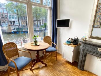 Canal Hideaway, Amsterdam (photo 2)