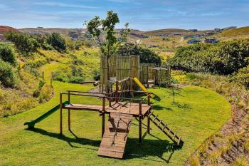 Chaval Cave, 5 Bedroom 6 bathroom in Zululami Coastal Estate, Sheffield Beach (foto 3)