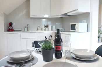 Centrally located, with castle view and 2 parkings, Bled (foto 4)