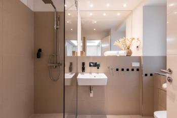 Spacious apartment in Hemholtzkiez Prenzlauer Berg for 8 People Hiddenseer, Berlin (photo 5)