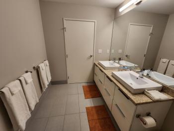 Penthouse Loft In The Flats, Cleveland (photo 4)