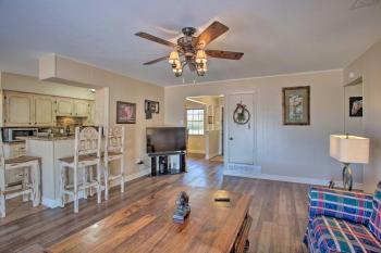 Home in Historic Waxahachie w/ Yard & Patio!, Ваксахачи (фото 3)
