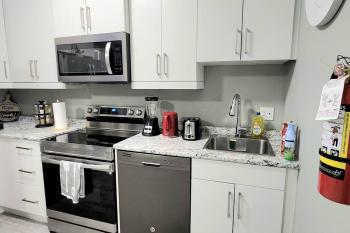 QUIET & COZY MODERN SUITE CLOSE TO RCMP, Regina (photo 2)