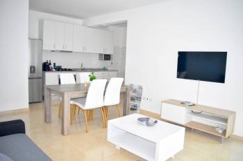 Lovely - Luxury 2 Bedrooms 500m from the Beach, Santa Maria (foto 3)