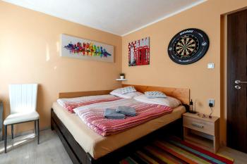 Cozy room at metro station, private bathroom, 9minutes oldtown, 15minutes airport, WiFi, Praha (fotografie 3)