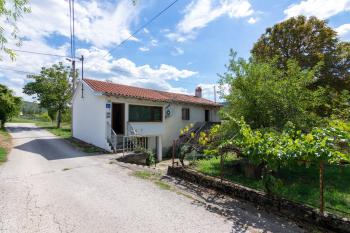 Apartments with parking space Buzet, Central Istria - Sredisnja Istra - 17333, Buzet (foto 2)