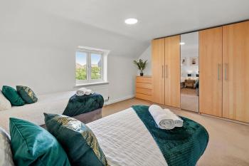 Townhouse in Dartford sleeps 8 with free parking, Dartford (zdjęcie 3)